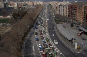 10019637_spain_europe_farmers_94156-640x420.jpg