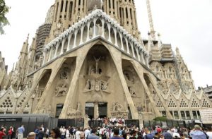 10022917_sagrada-familia-barcelona-640x420.jpg