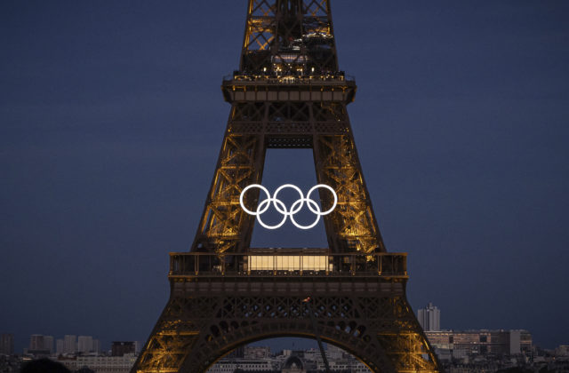 10027276_oly_paris_olympic_rings_30843-640x420.jpg