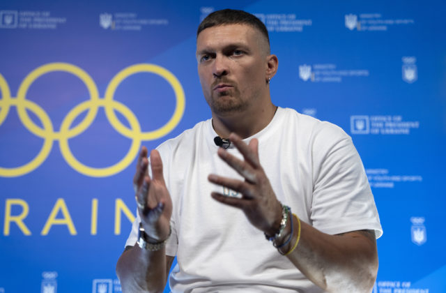 10030611 paris olympics usyk 13543