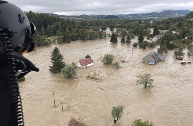 10034192 poland central europe floods 70303 1