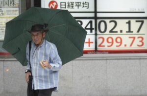 10039196_japan_financial_markets_69428-640x420.jpg